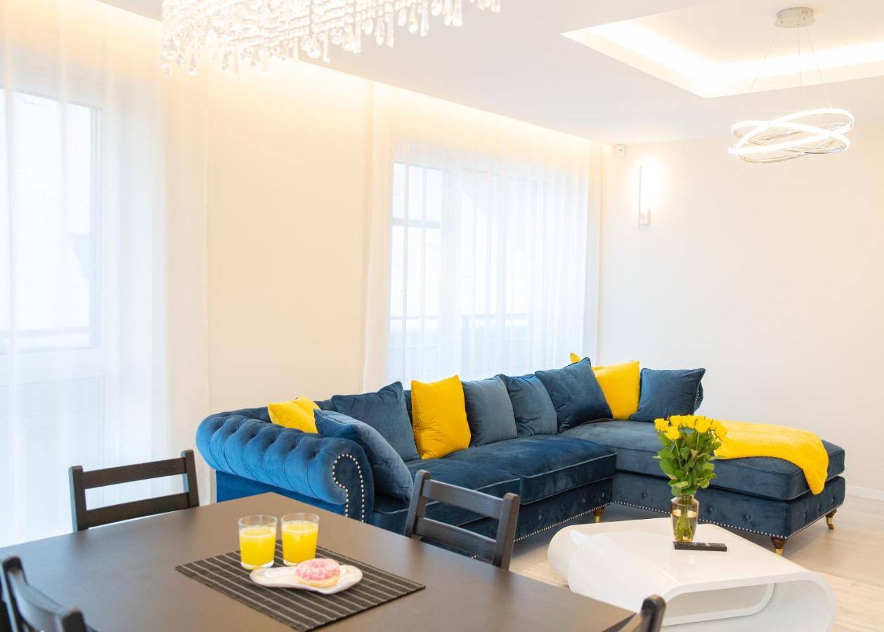 Luxurious Blue&Yellow Apartment In Kaunas Center Exterior foto